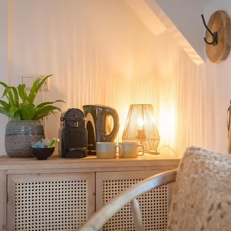 Hoeve 'vlakbij Oost' - - Farm Stables Bed & Breakfast